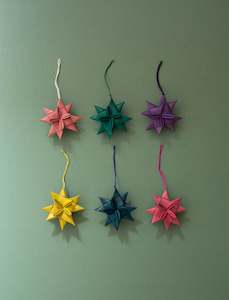 Summer Accessories: Palm Flowers Decoration // Multi