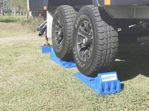 Oziblocknchock: Oziblocknchock - Basic Kit for Single or Twin Axle
