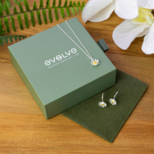 Sets Ready To Wear: Wild Daisy Jewellery Set