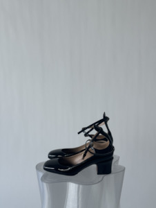 Valentino: VALENTINO GARAVANI Tan-Go 60 patent leather pumps