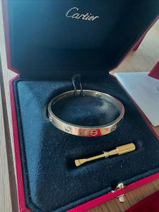 Cartier: Cartier Love Bracelet - Yellow Gold Full set included
