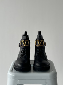 Valentino: Valentino Garavani VLOGO leather ankle boots