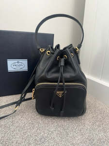 Bags: Prada Bucket Bag borse morbide bandoliera soft calf + saffiano - Black