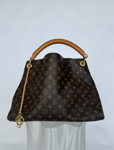 Louis Vuitton Artsy MM Hobo 2016