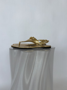Valentino: Valentino VLogo Chain Metallic Nappa Flat Thong Sandals