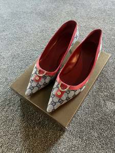 500 999: Gucci Kitten Heels
