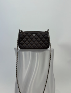 3000 5000: Chanel Quilted Caviar Clutch with Chain in Burgundy