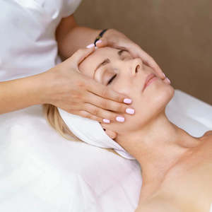 Treatment Promotions 1: Exquisite Pamper Package Facial & Massage Treatment