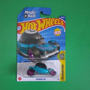 Toys: Hot Wheels Decidedly Go Magic 8 Ball Experimotors