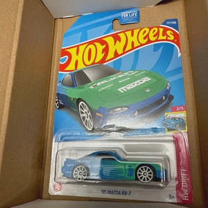 Toys: 2021 Hot Wheels '95 Mazda RX-7 HW Drift 2/5