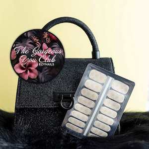 Romance: Golden Fans Nailwrap set