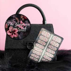 Floral fantasy with the Garden Party Glam Nailwraps