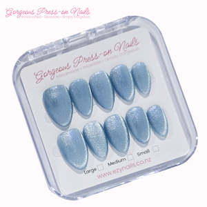 Solid: Bluebell Bliss Cat-Eye Reusable Press-On Nails - Classic Almond Midie