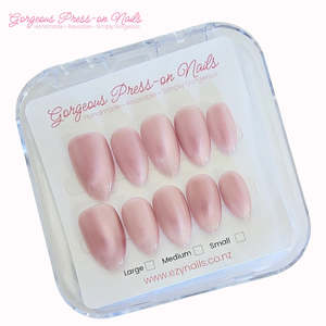 Solid: Blush Cat-Eye Reusable Press-On Nails - Classic Almond Midie