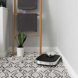 Bathroom Accessories: Medical Style Bathroom Scales – Large Analogue Dial, Heavy-Duty Mechanical Scale