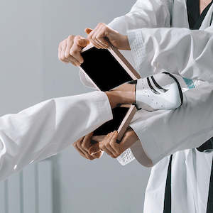 Pet Supplies: XL Dog Bed Chew Resistant Waterproof Heavy Duty Kennel Run Tough Robust