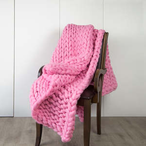 Home Furniture: Hand Knitted Thick Blanket Acrylic Yarn Throw Rug – Pink Soft Home Decor Blanket for Couch or Bed