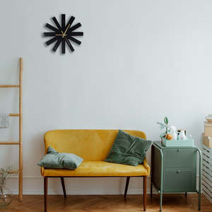 Stainless Steel Ribbon Wall Clock – Modern Silent Quartz Timepiece
