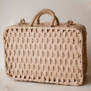 Qtoys | Jute Picnic Basket Suitcase