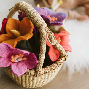 Small Foraging Bolga Basket - Natural (Vegan Handle)