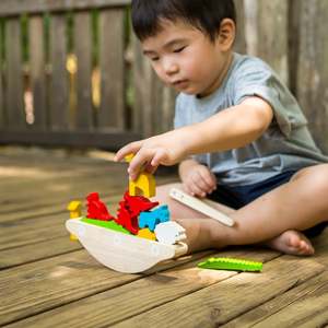 Plan Toys Plantoys: Eco Wooden Balancing Boat Game