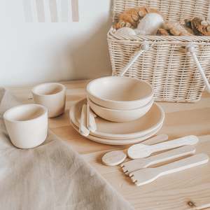 Plan Toys Plantoys: Eco Wooden Tableware Set