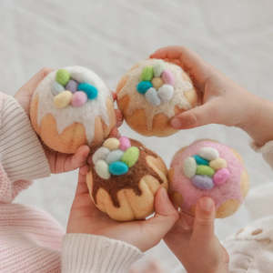 Easter: Juni Moon | Felt Food - Easter Sponge Cakes