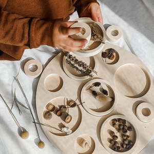 Wooden Sensory Exploration Tray with Magnifying Blocks