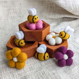 Loose Parts: Felt Bee & Flower Set