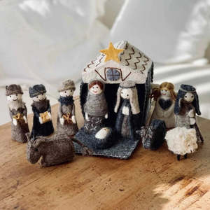 Pashom: Pashom | Felt Christmas Nativity Set (Natural)