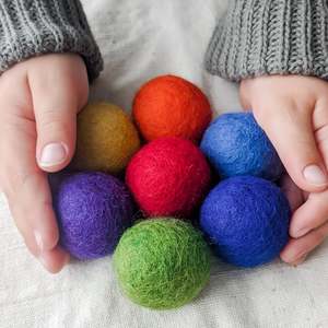 Felt Balls And Pebbles: Rainbow Felt Balls - Medium (Set of 7)