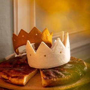 Muskhane Felt Crown | Rani - with stars (4 colours)