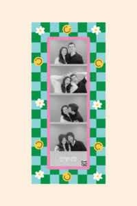 Under 20: Green Smiley Magnetic Photostrip Frame