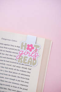Magnetic Bookmarks: Hot Girls Read Magnetic Bookmark