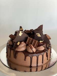 Signature Cakes: Chocolate Overload Cake