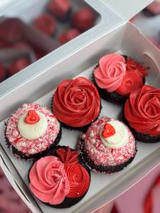 Cupcakes: 6 Pack Valentines Cupcakes