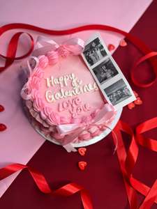 Galentines Vintage Round Cake