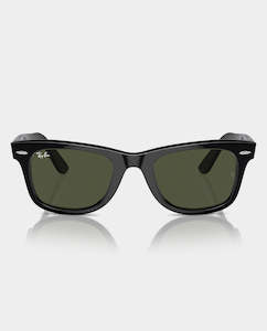Ray-Ban - Wayfarer Classic - Black with Green Lens