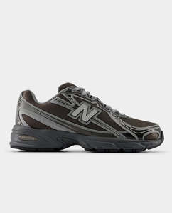New Balance - U740YI Shoe - Black Metallic/Castlerock