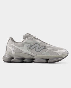 Sale: New Balance - U20005UW Shoe - Silver Metallic