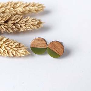Wood Resin: Small Wood Studs  - Olive