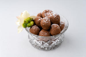 Chocolate, Fruit & Toasted Nut Truffles (six pieces per serving)