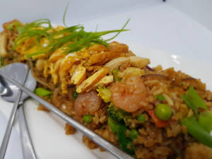 Prawn, Calamari and Seafood Fried Rice with Beansprouts, Spinach and Oyster Sauce (V)