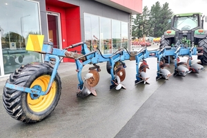 Products: Overum 6 Furrow Conventional Plough
