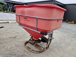 Used Fertiliser Spreaders: Used Walco 12.75 Fertiliser Spreader