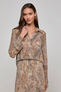 L 'AGENCE - COSETTE CROP HI LOW SHIRT BROWN BLUE