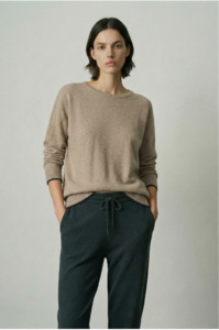 Aleger: ALEGER - 375 CASHMERE BLEND WEEKEND SWEATER IN STABLE