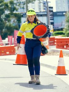 Workwear: Women's Flex & Move™ Shield Panel Pants