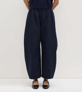 Clothing: Assembly Label | Lola Barrel Pant | Navy
