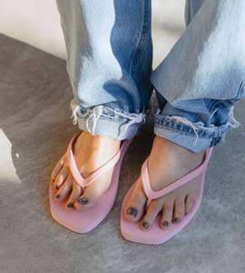 Sandos | Square | Pink-a-boo